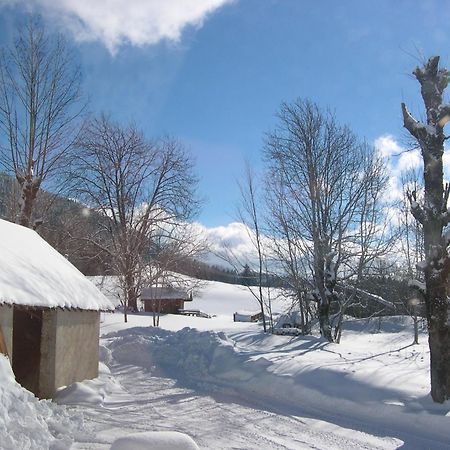 Auberge Des Montauds - Hotel & Restaurant Villard-de-Lans Buitenkant foto