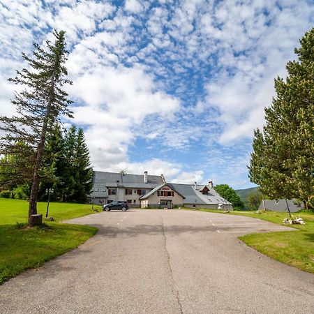 Auberge Des Montauds - Hotel & Restaurant Villard-de-Lans Buitenkant foto
