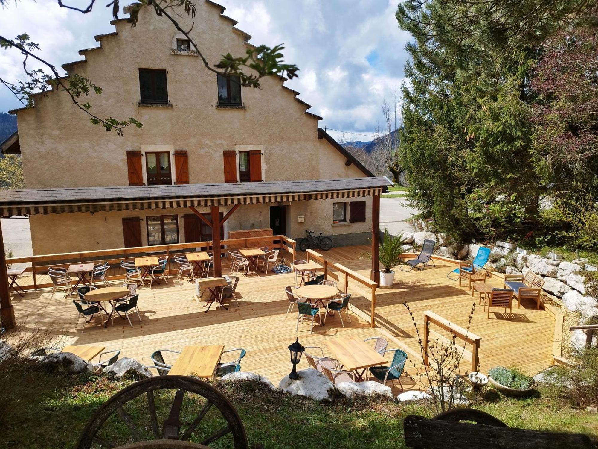 Auberge Des Montauds - Hotel & Restaurant Villard-de-Lans Buitenkant foto