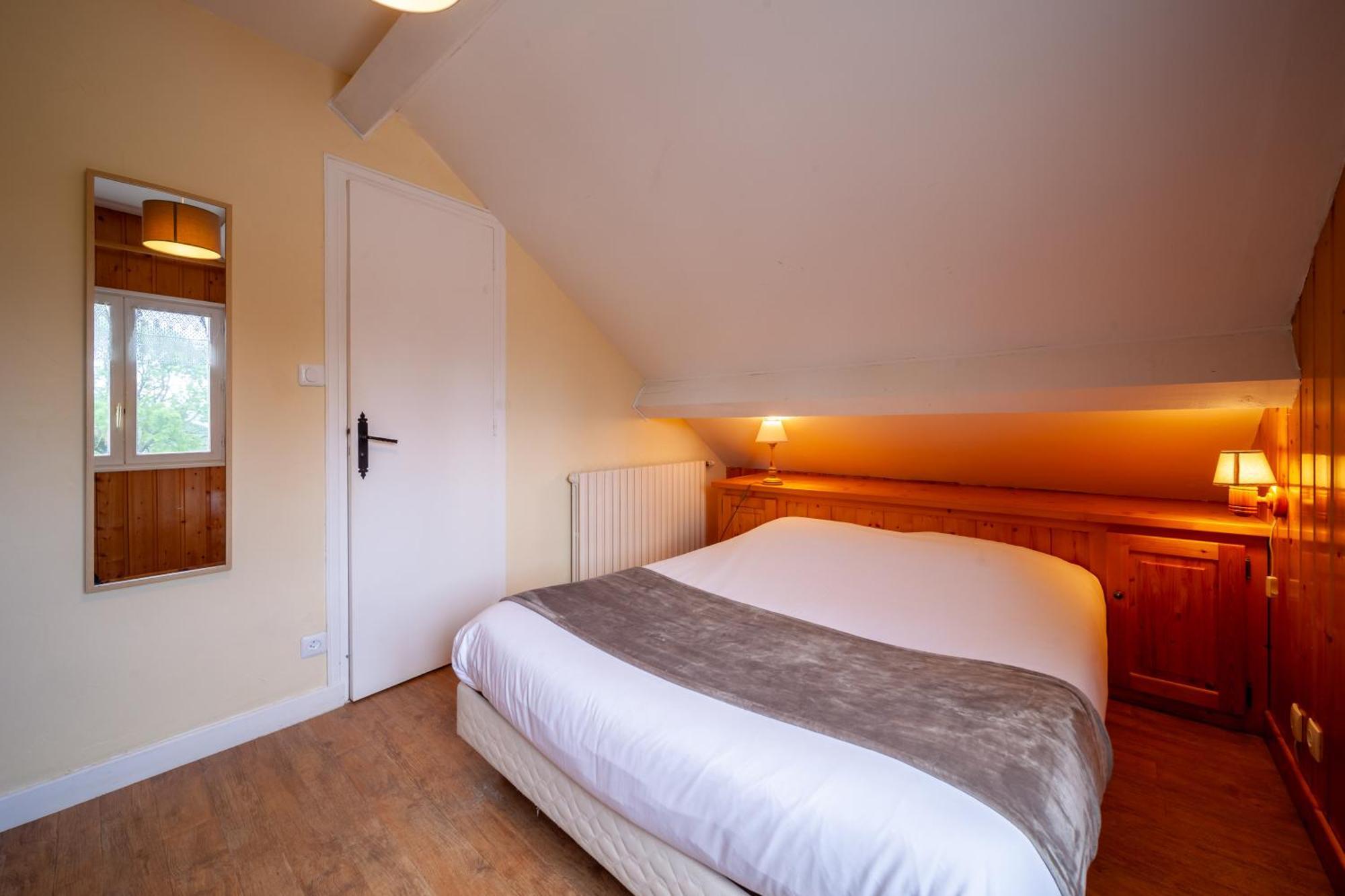 Auberge Des Montauds - Hotel & Restaurant Villard-de-Lans Kamer foto