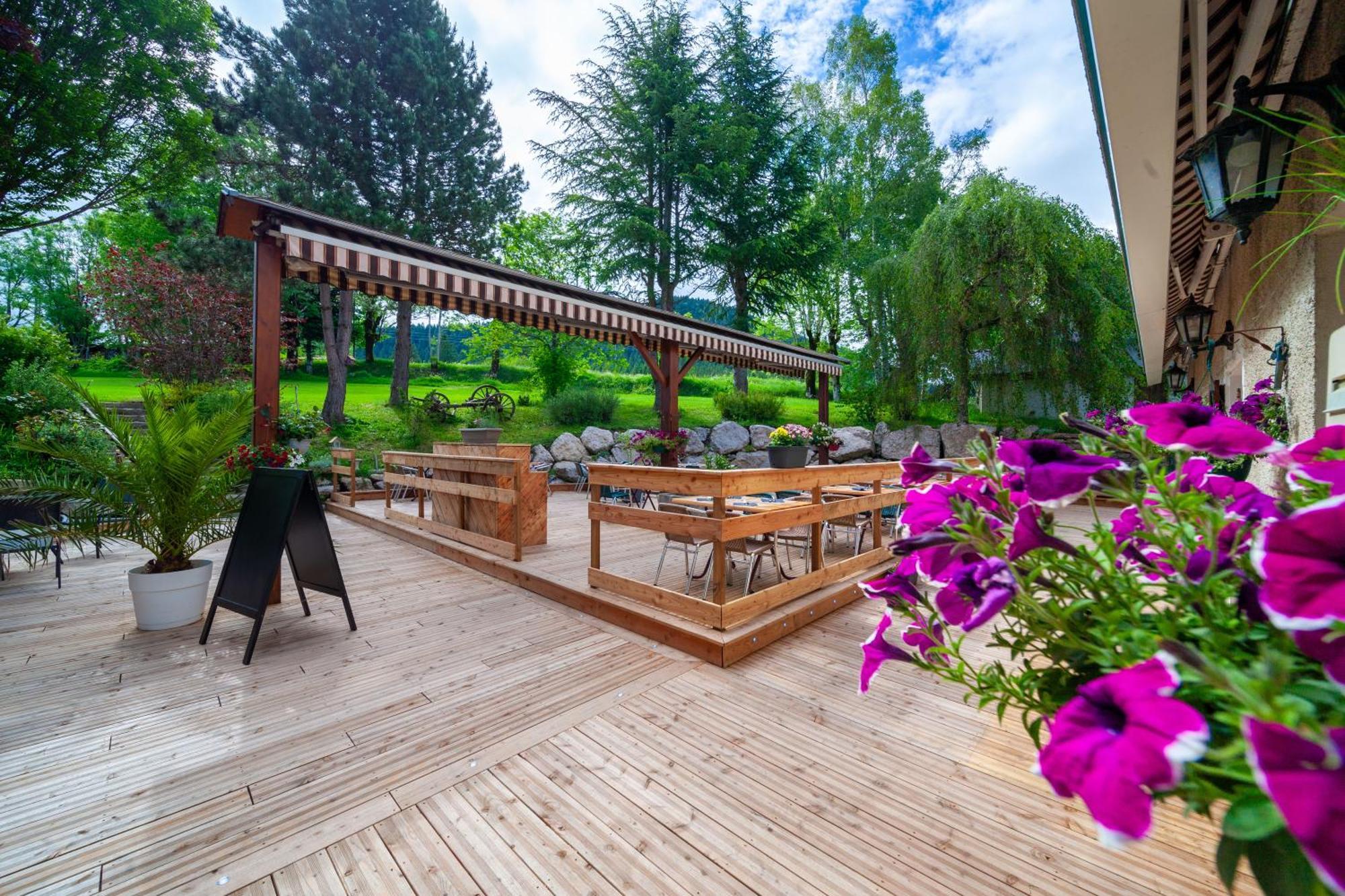 Auberge Des Montauds - Hotel & Restaurant Villard-de-Lans Buitenkant foto