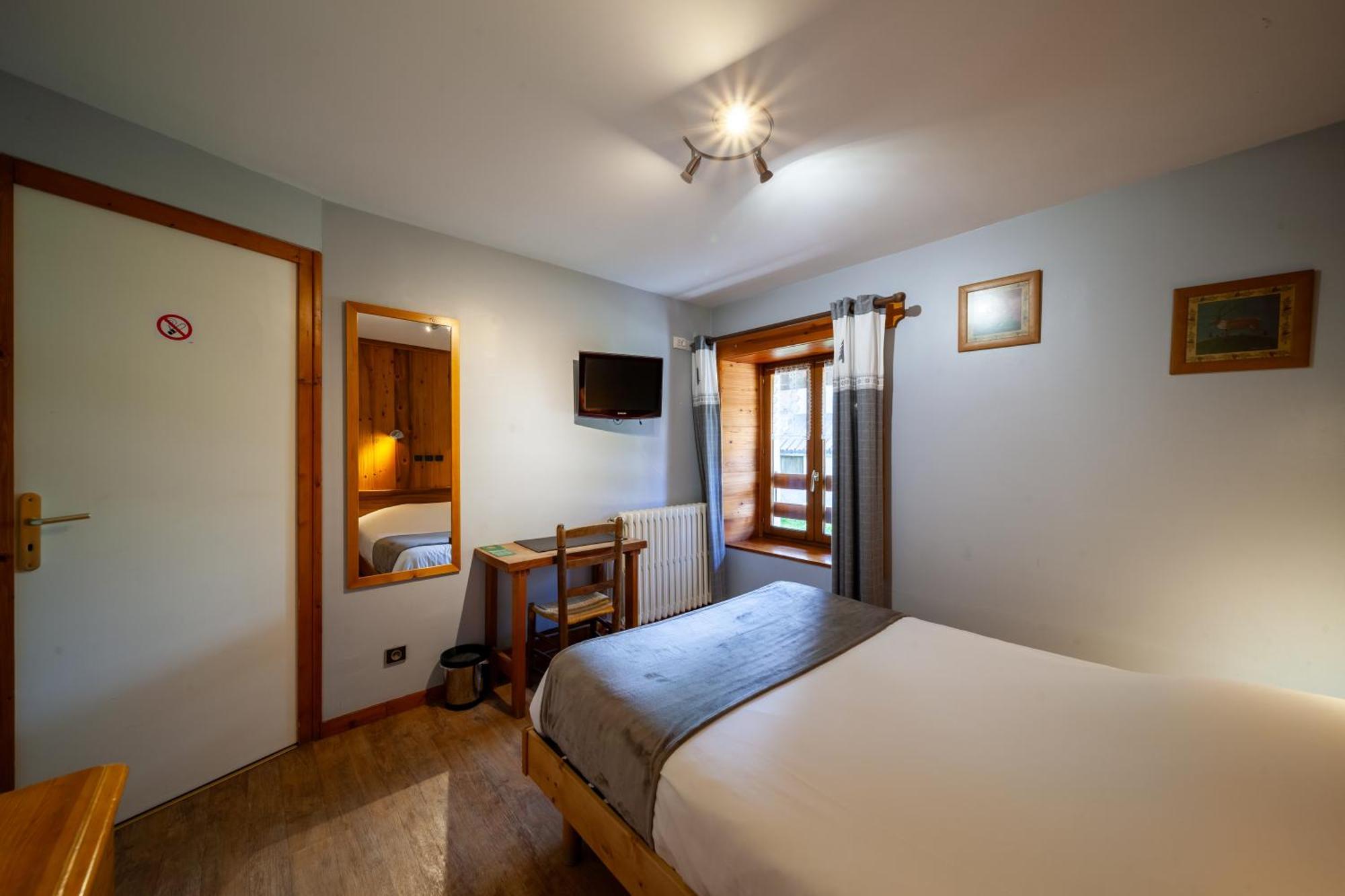 Auberge Des Montauds - Hotel & Restaurant Villard-de-Lans Kamer foto