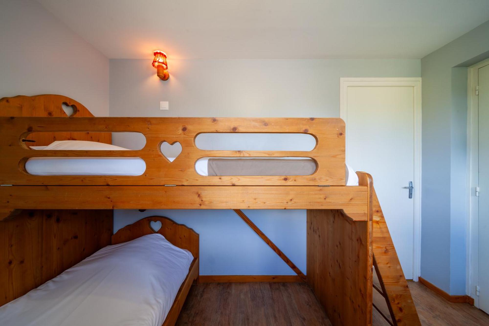 Auberge Des Montauds - Hotel & Restaurant Villard-de-Lans Kamer foto