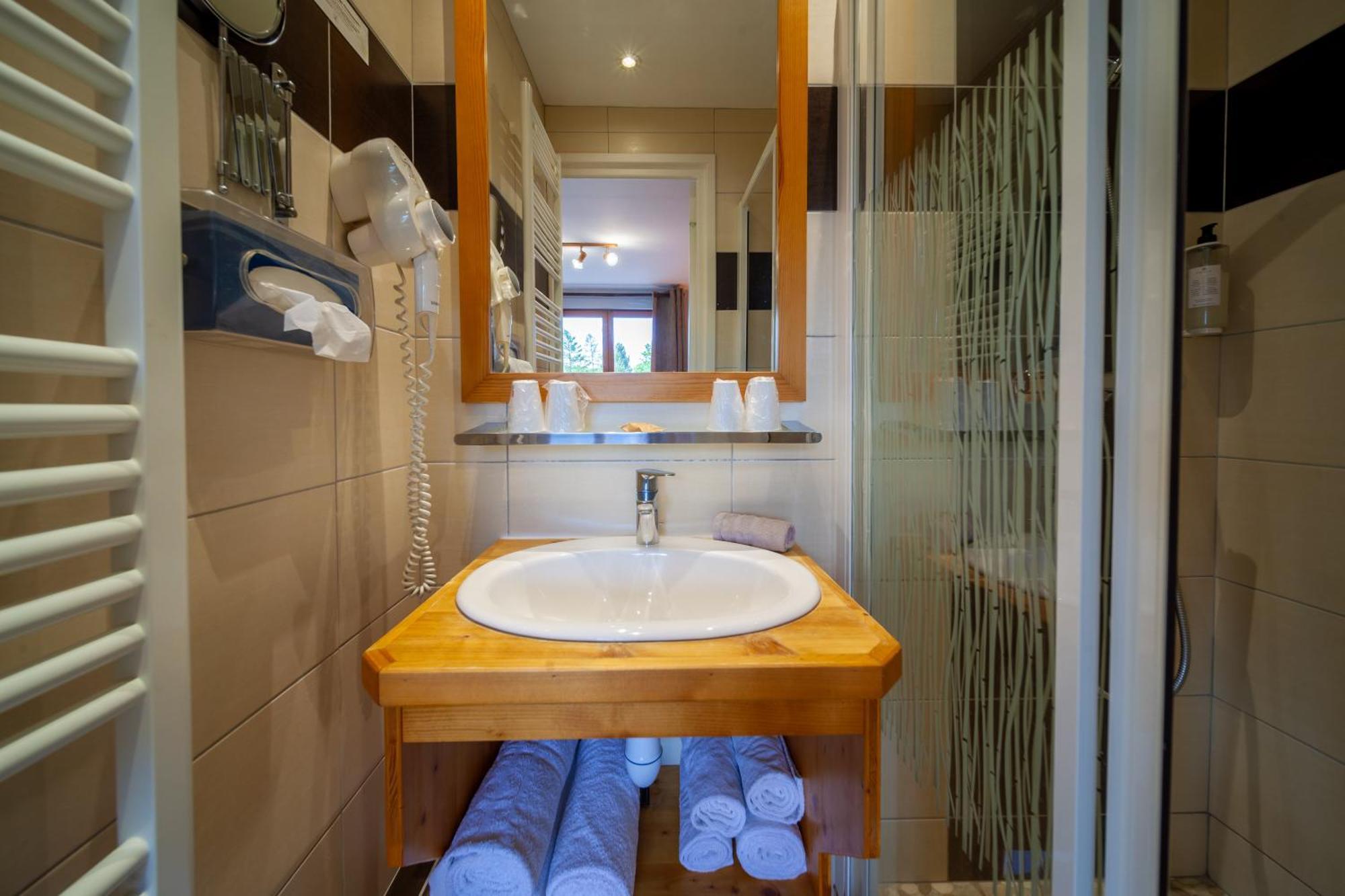 Auberge Des Montauds - Hotel & Restaurant Villard-de-Lans Kamer foto
