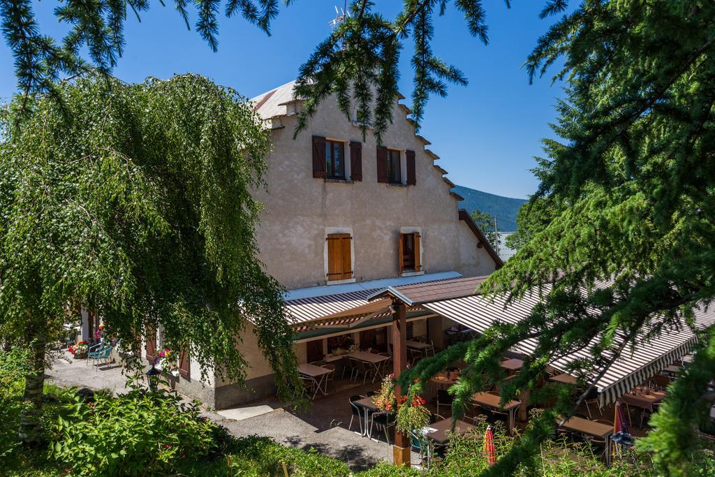 Auberge Des Montauds - Hotel & Restaurant Villard-de-Lans Buitenkant foto