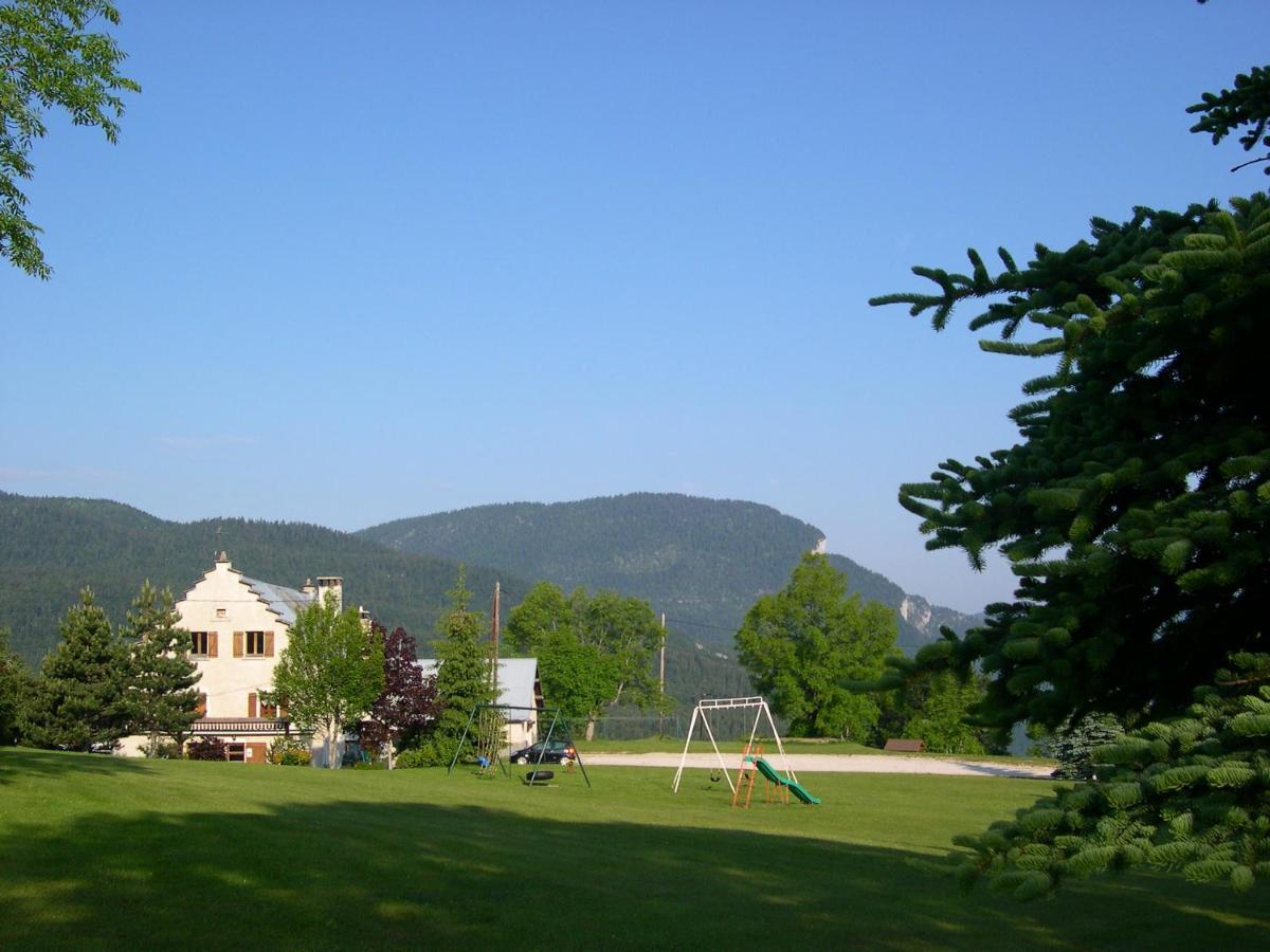 Auberge Des Montauds - Hotel & Restaurant Villard-de-Lans Buitenkant foto